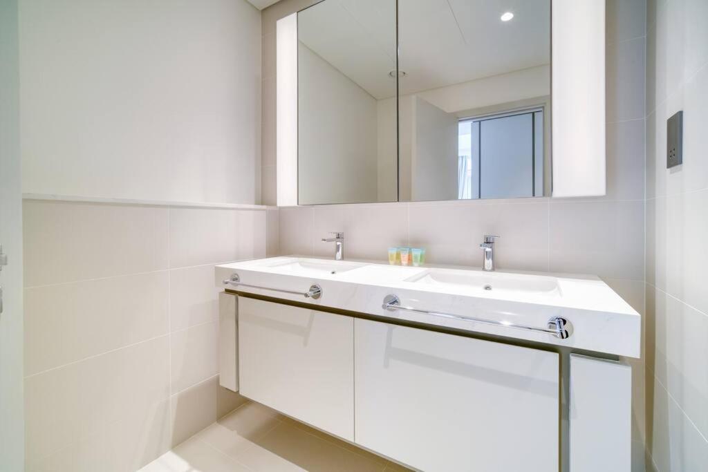 Apartment New Two Bedroom Full Sea View And Private Sunrise Bay Dubai